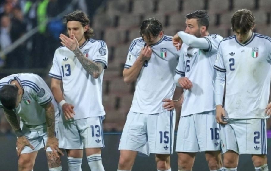 Thất bại ở trận tranh suất vớt đã khiến LĐBĐ Italy phải chịu cái giá đắt