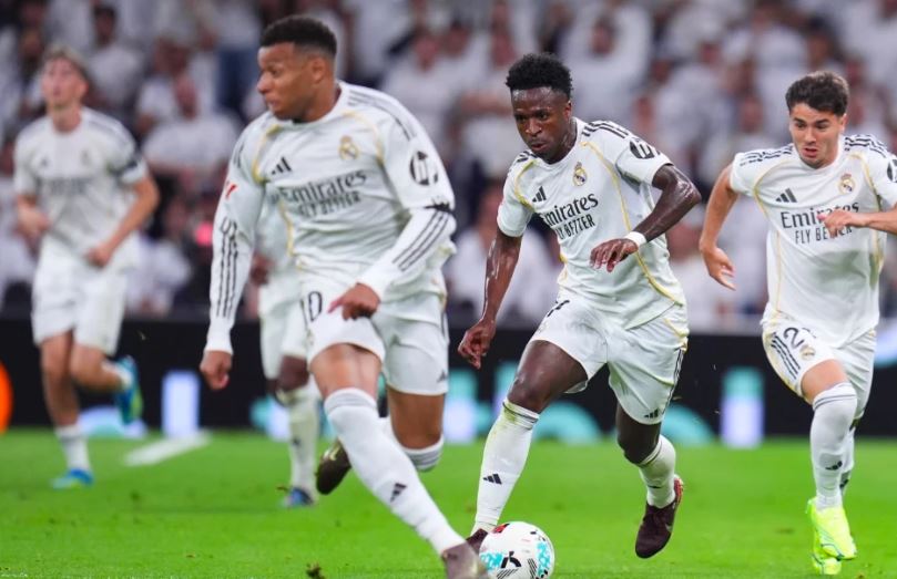 Real Madrid rơi vào khủng hoảng thực sự với chuỗi 4 trận không thắng liên tiếp